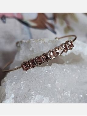Delicate Light Topaz Apricot Square Rhinestones Gold Tone Cuff Bangle Bracelet